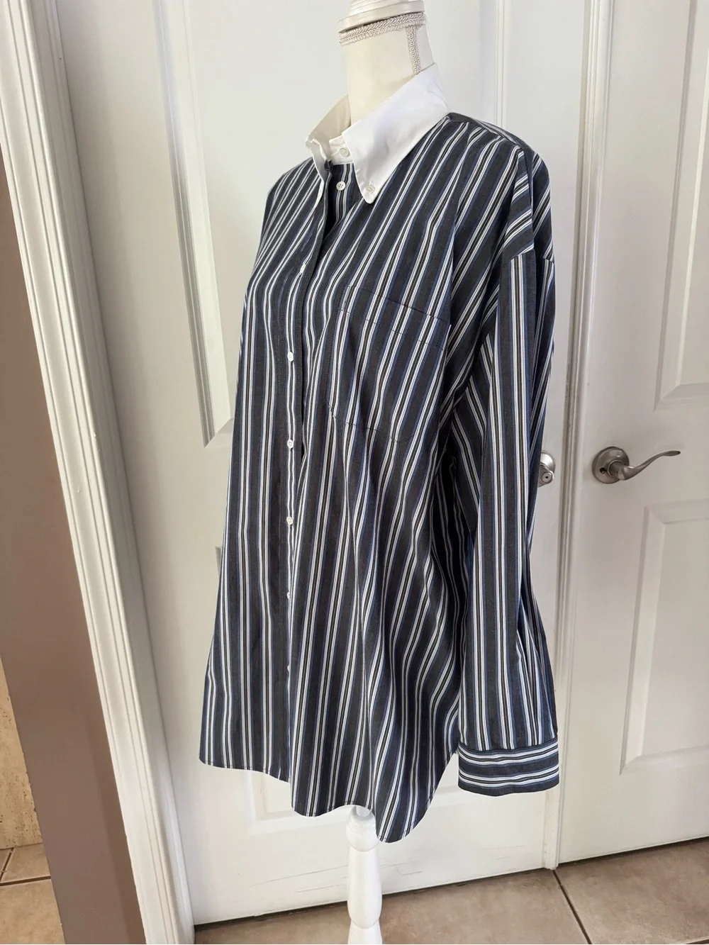 Sandro Oversized striped shirt. Size 3 = French 40 / US 8. MSRP $340 - Picture 10 of 17